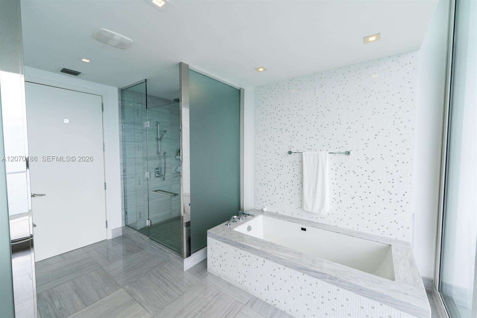 Jade Signature at 16901 Collins Ave, Sunny Isles Beach, FL 33160 - For Rent photo 15