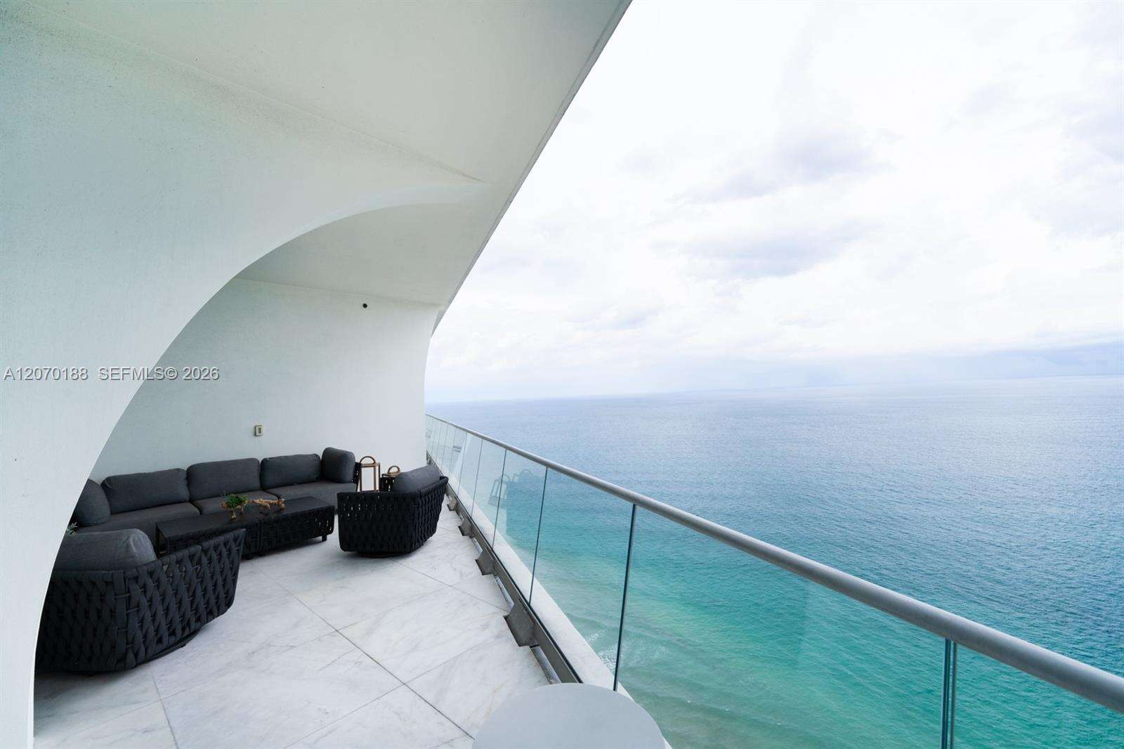 Jade Signature at 16901 Collins Ave, Sunny Isles Beach, FL 33160 - For Rent photo 4