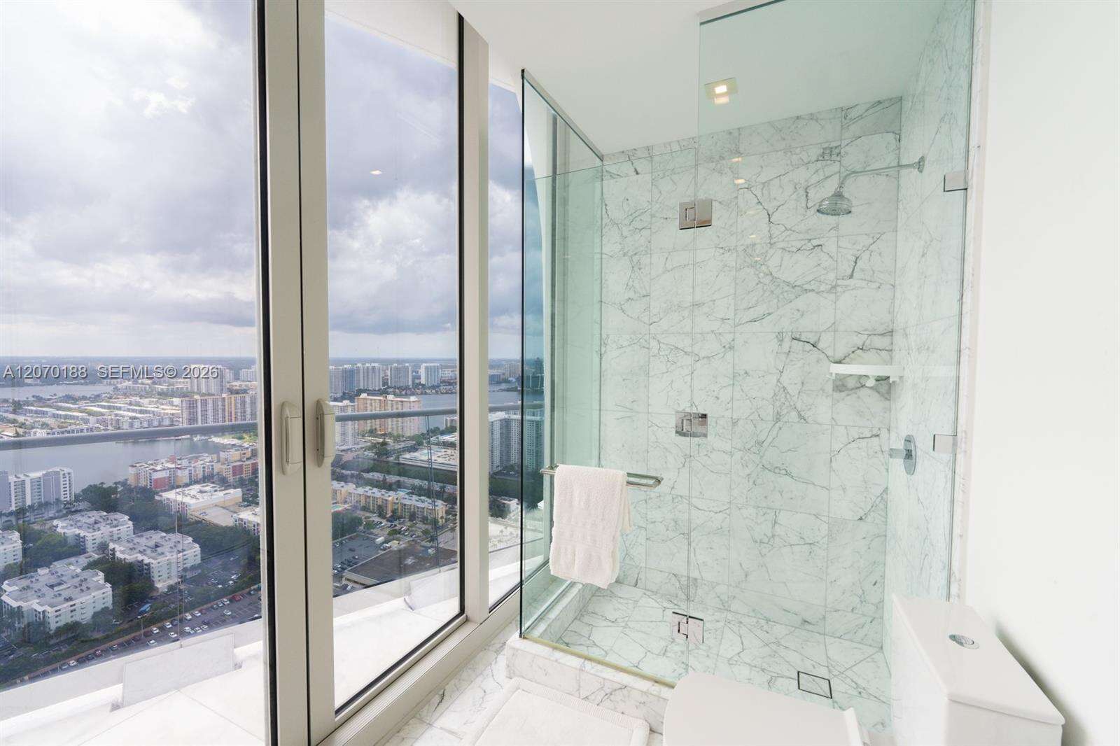 Jade Signature at 16901 Collins Ave, Sunny Isles Beach, FL 33160 - For Rent photo 34