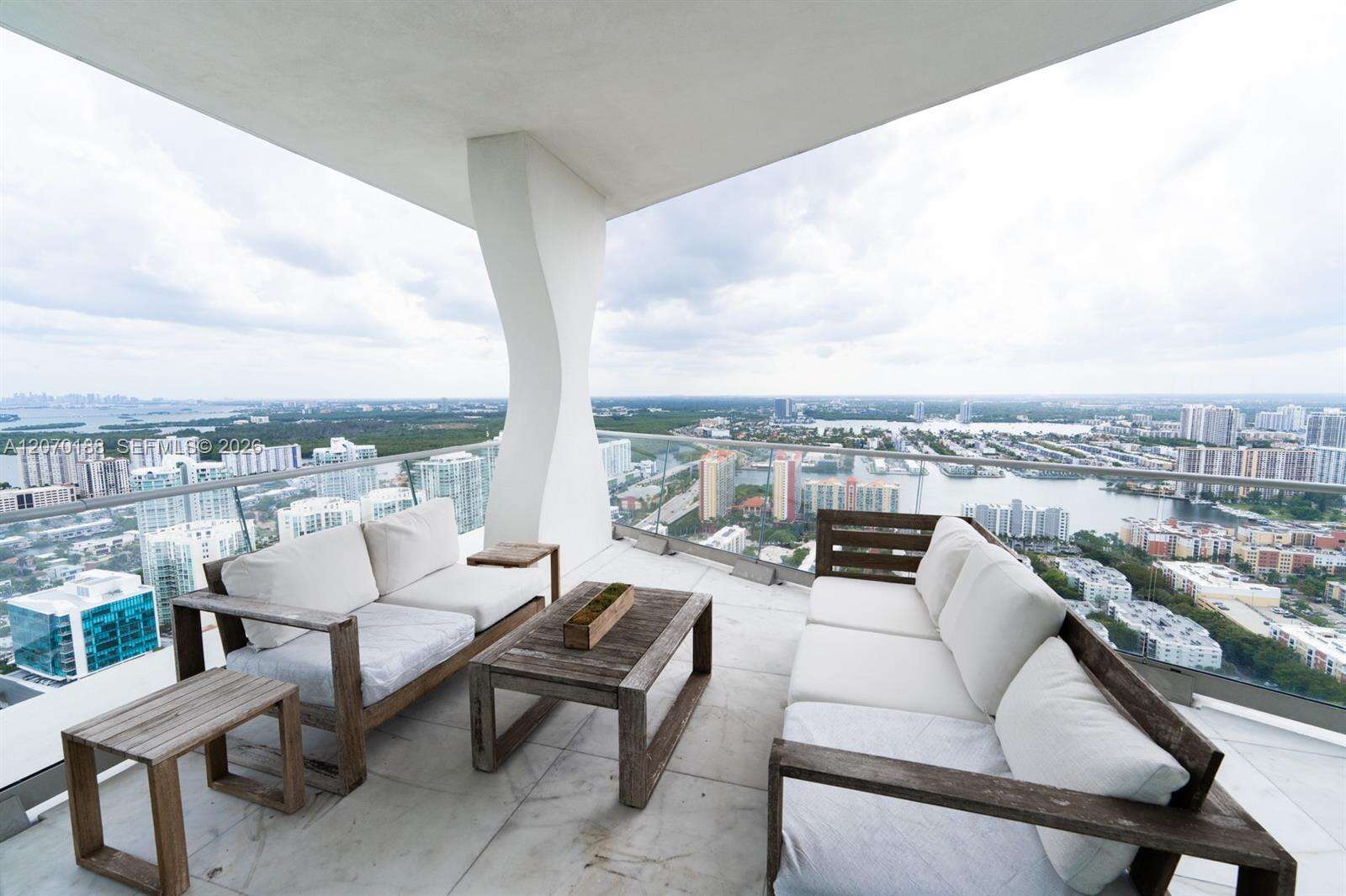 Jade Signature at 16901 Collins Ave, Sunny Isles Beach, FL 33160 - For Rent photo 59