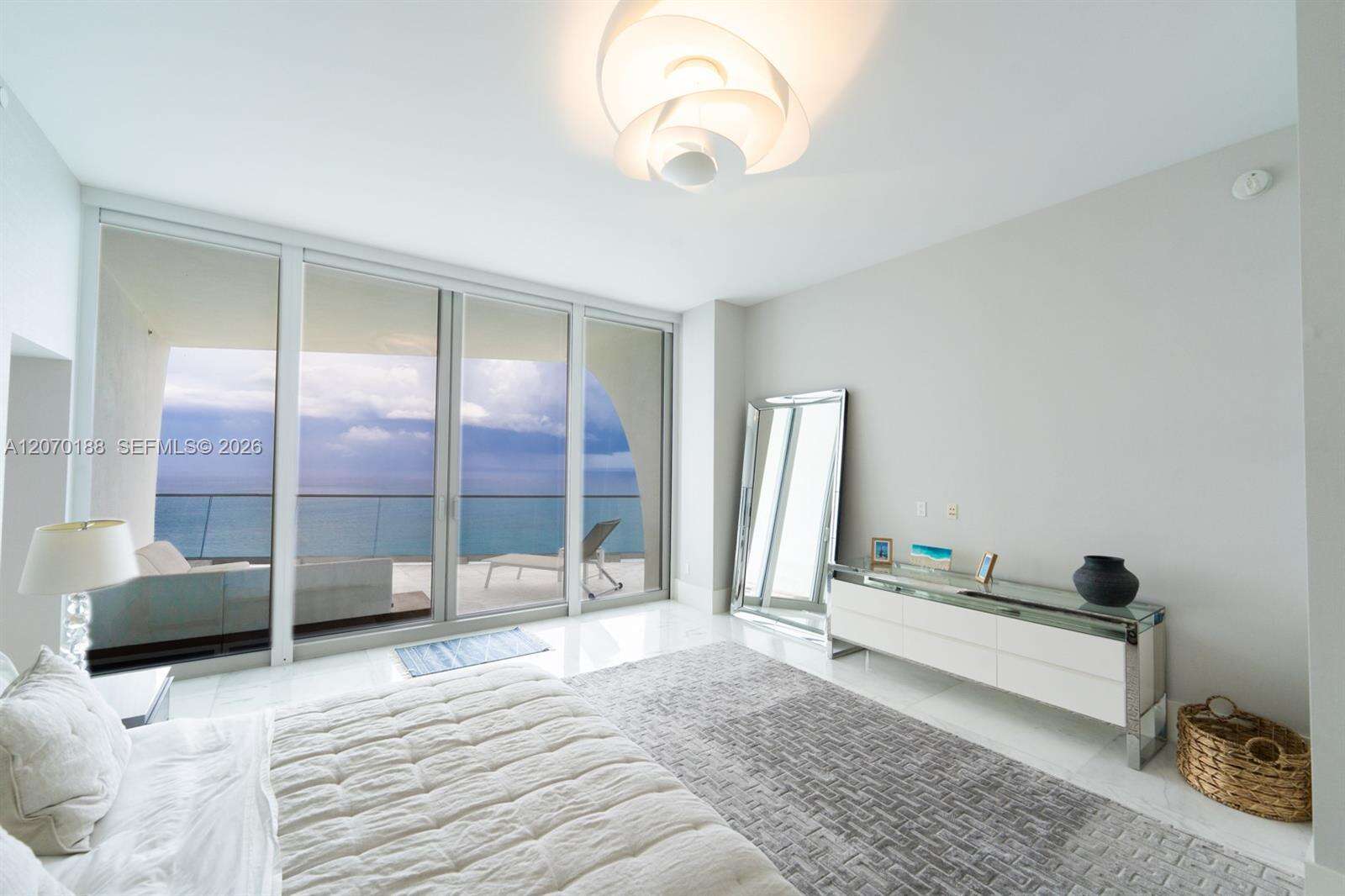 Jade Signature at 16901 Collins Ave, Sunny Isles Beach, FL 33160 - For Rent photo 8