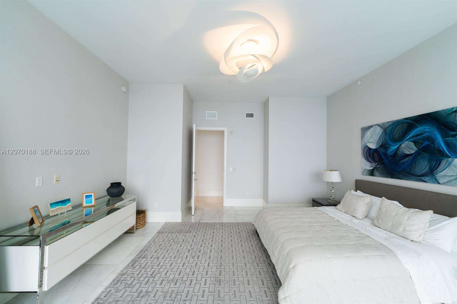 Jade Signature at 16901 Collins Ave, Sunny Isles Beach, FL 33160 - For Rent photo 9