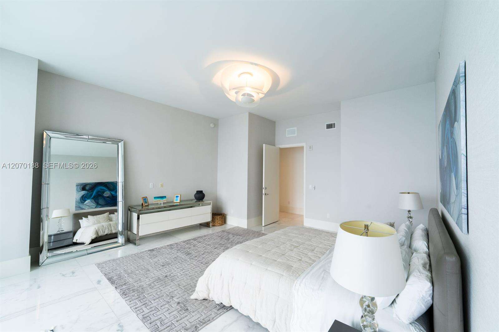 Jade Signature at 16901 Collins Ave, Sunny Isles Beach, FL 33160 - For Rent photo 10