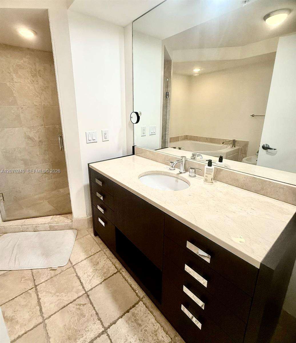 Trump Royale at 18201 Collins Ave, Sunny Isles Beach, FL 33160 - For Rent photo 7