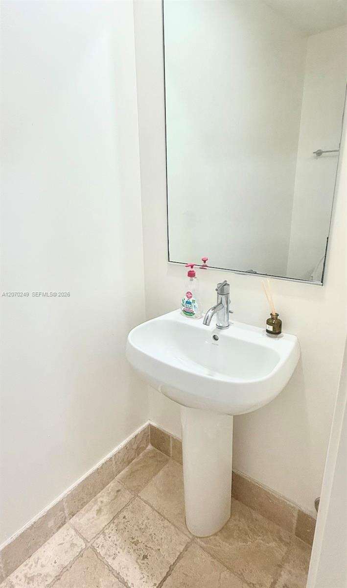 Trump Royale at 18201 Collins Ave, Sunny Isles Beach, FL 33160 - For Rent photo 9