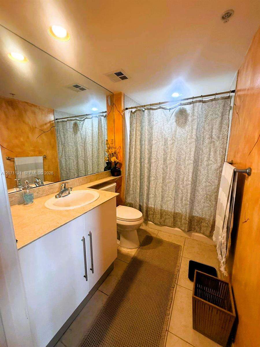 One Miami East at 335 Biscayne Blvd, Miami, FL 33131 - For Rent photo 20