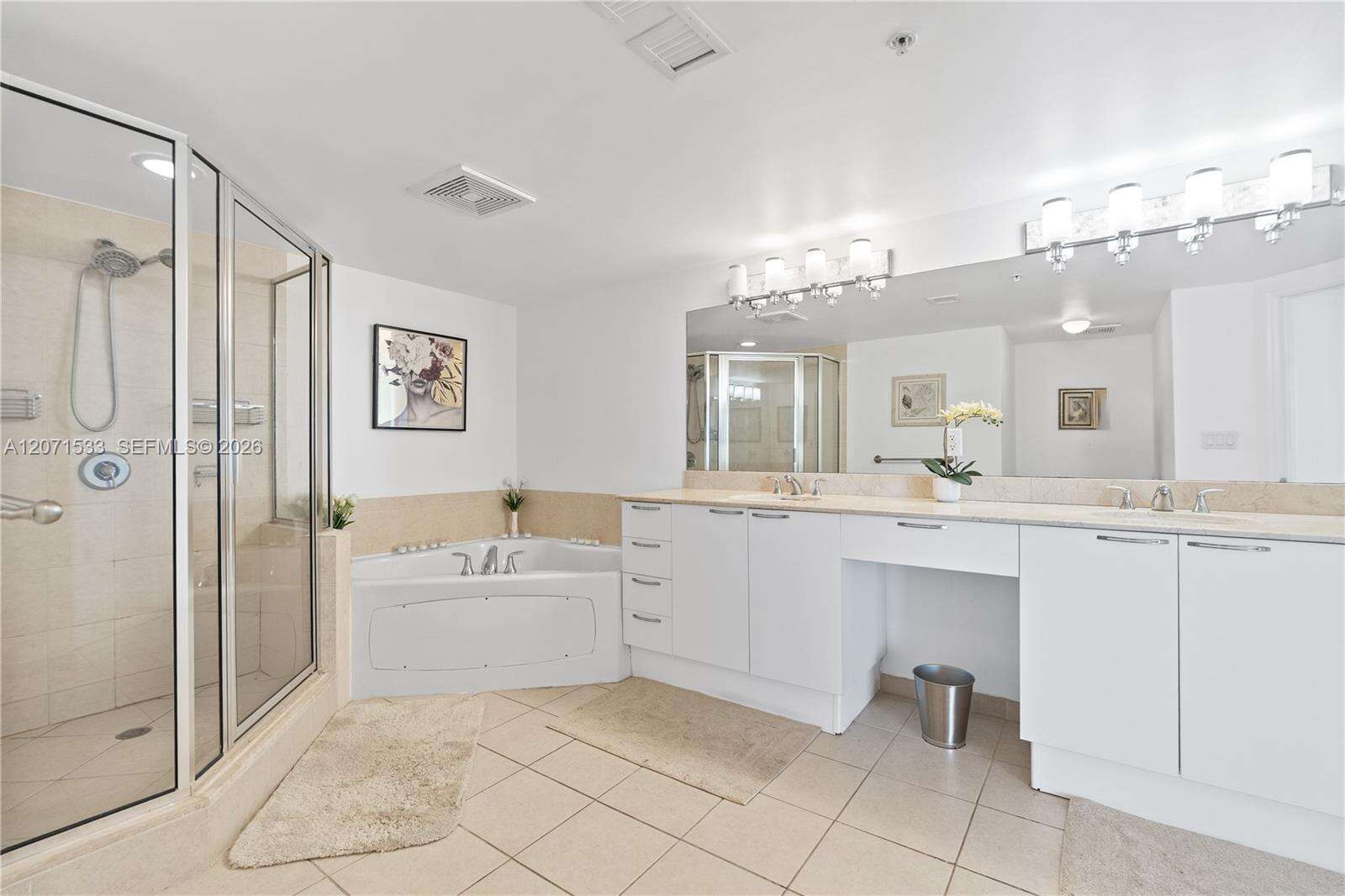 La Perla at 16699 Collins Ave, Sunny Isles Beach, FL 33160 - For Rent photo 21