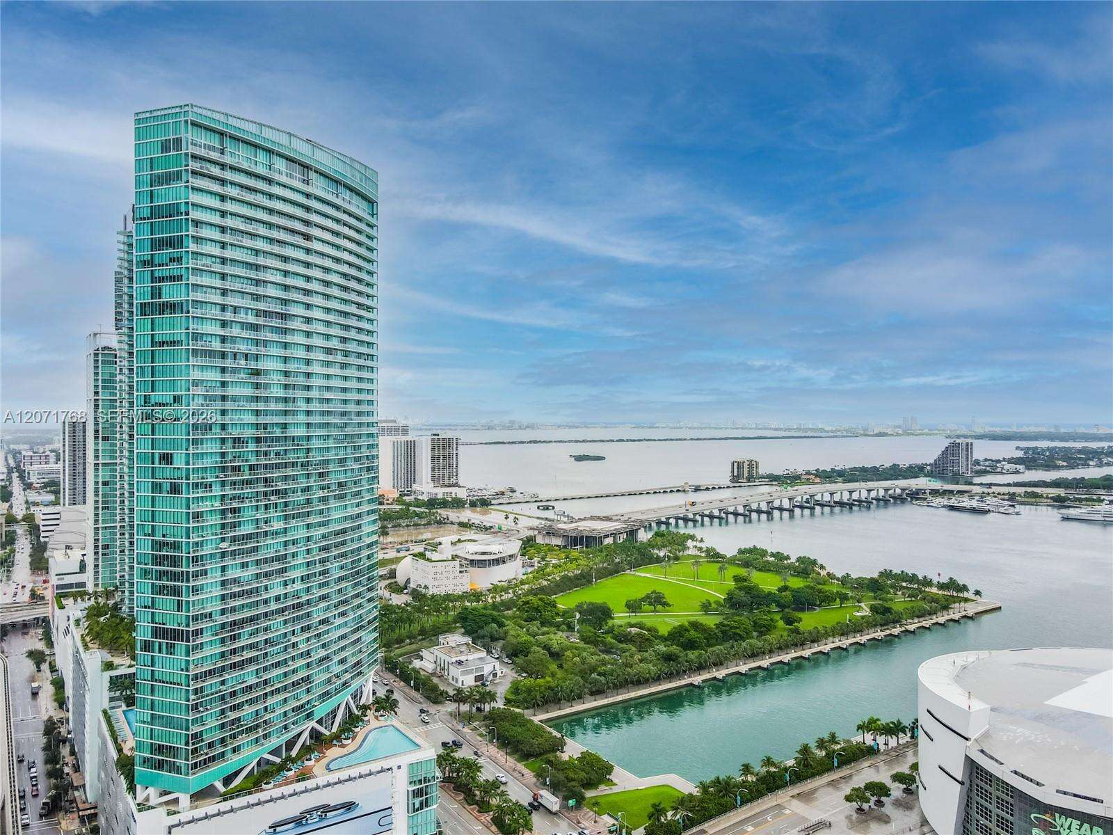 Marina Blue at 888 Biscayne Blvd, Miami, FL 33132 - For Rent photo 1