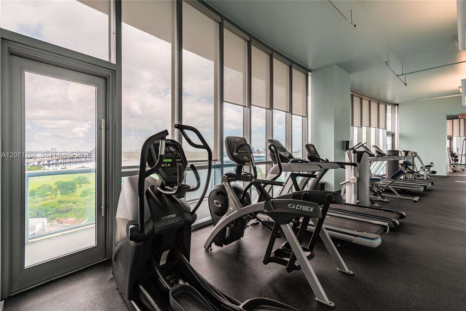 Marina Blue at 888 Biscayne Blvd, Miami, FL 33132 - For Rent photo 36