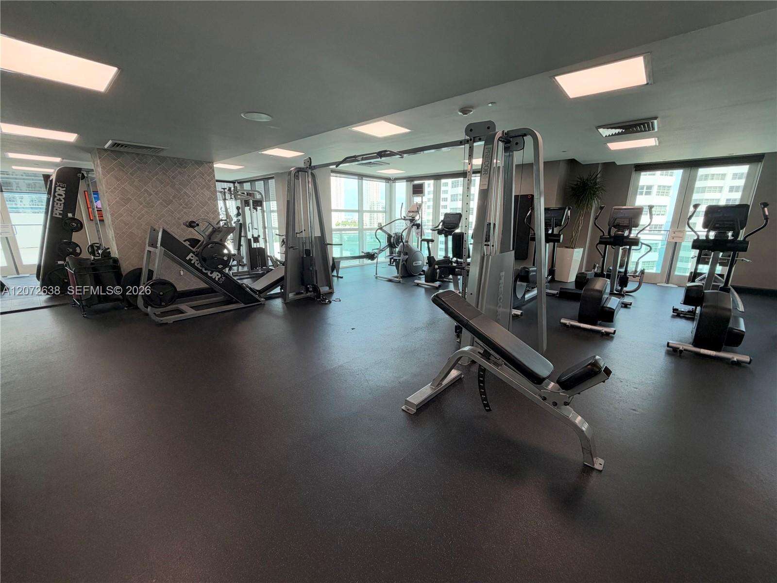 The Plaza On Brickell East at 950 Brickell Bay Dr, Miami, FL 33131 - For Rent photo 43