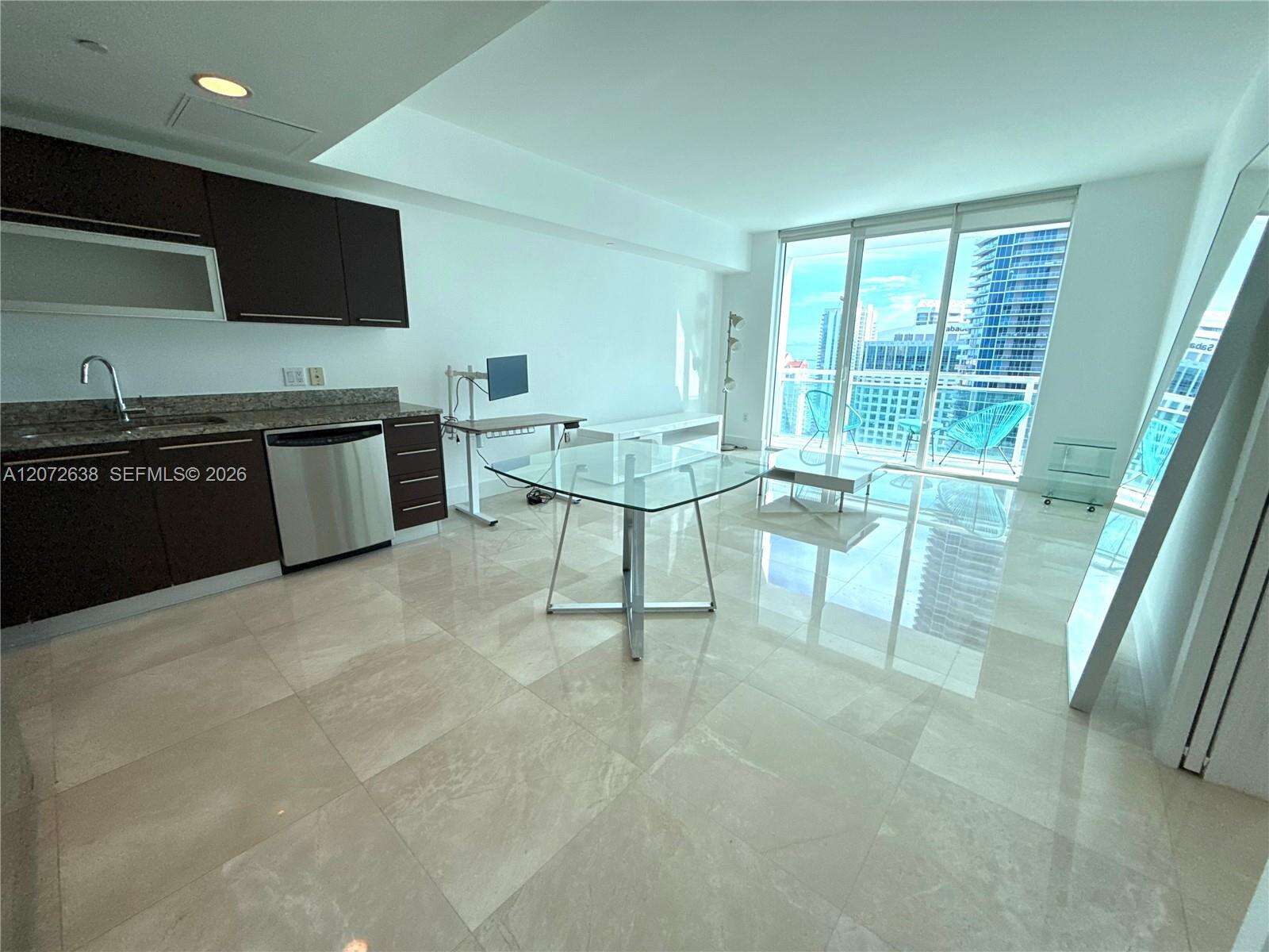 The Plaza On Brickell East at 950 Brickell Bay Dr, Miami, FL 33131 - For Rent photo 8