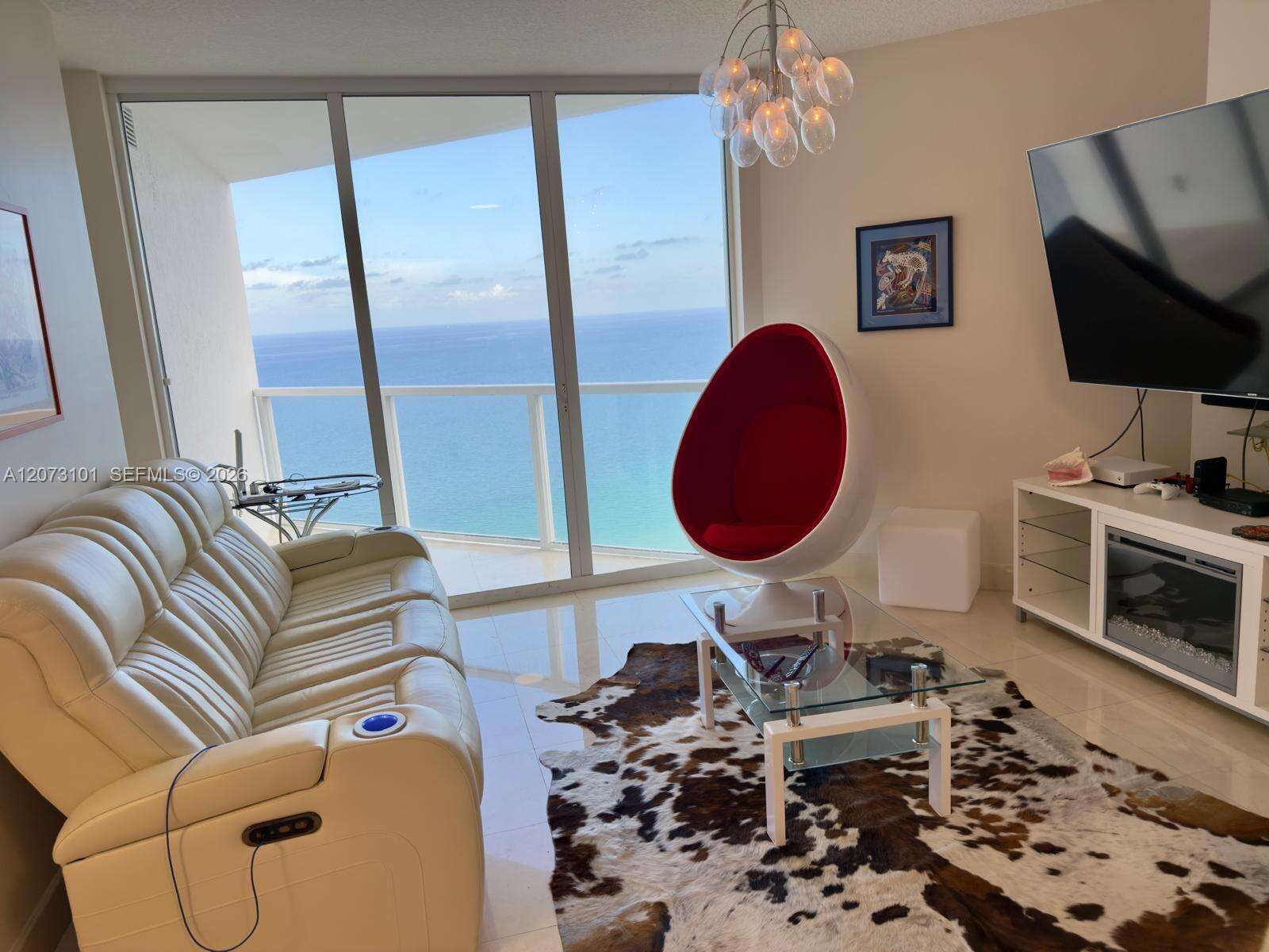 La Perla at 16699 Collins Ave, Sunny Isles Beach, FL 33160 - For Rent photo 2
