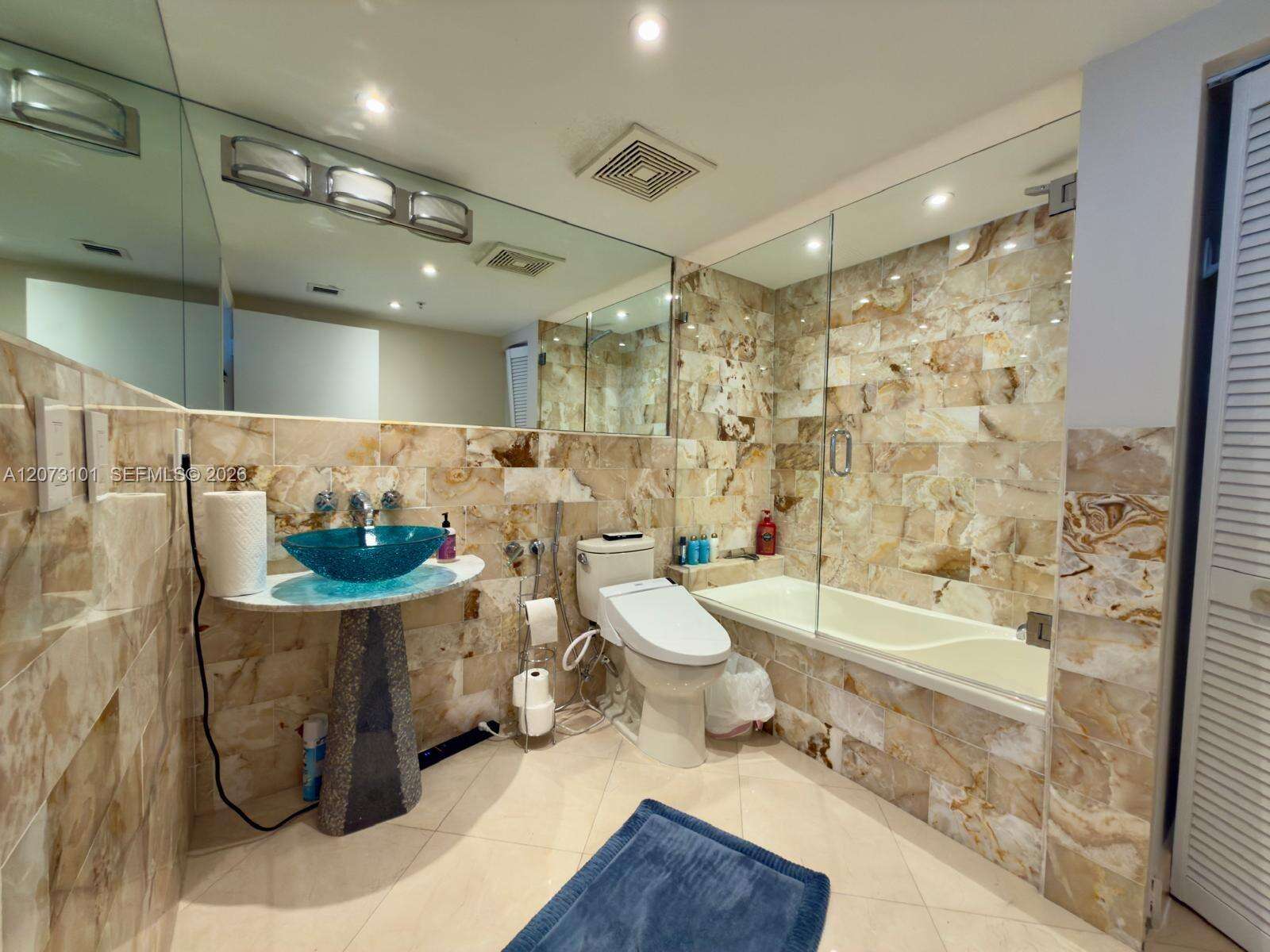 La Perla at 16699 Collins Ave, Sunny Isles Beach, FL 33160 - For Rent photo 11