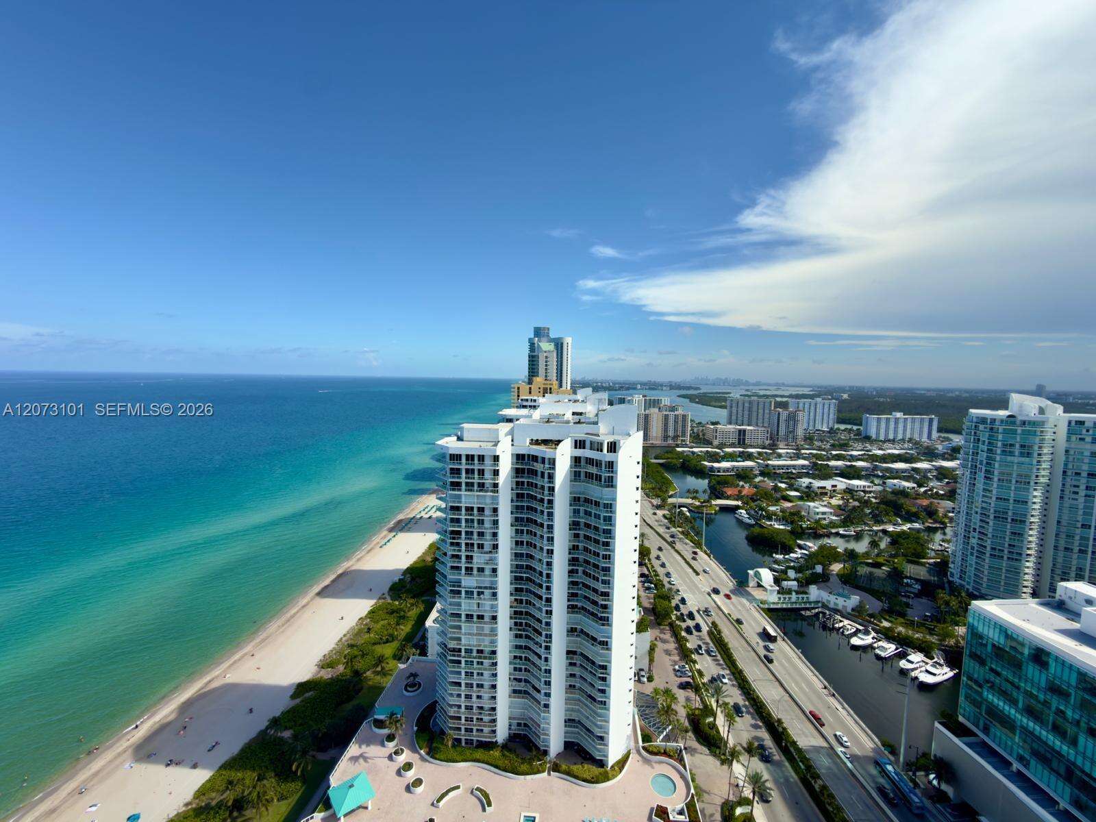 La Perla at 16699 Collins Ave, Sunny Isles Beach, FL 33160 - For Rent photo 15