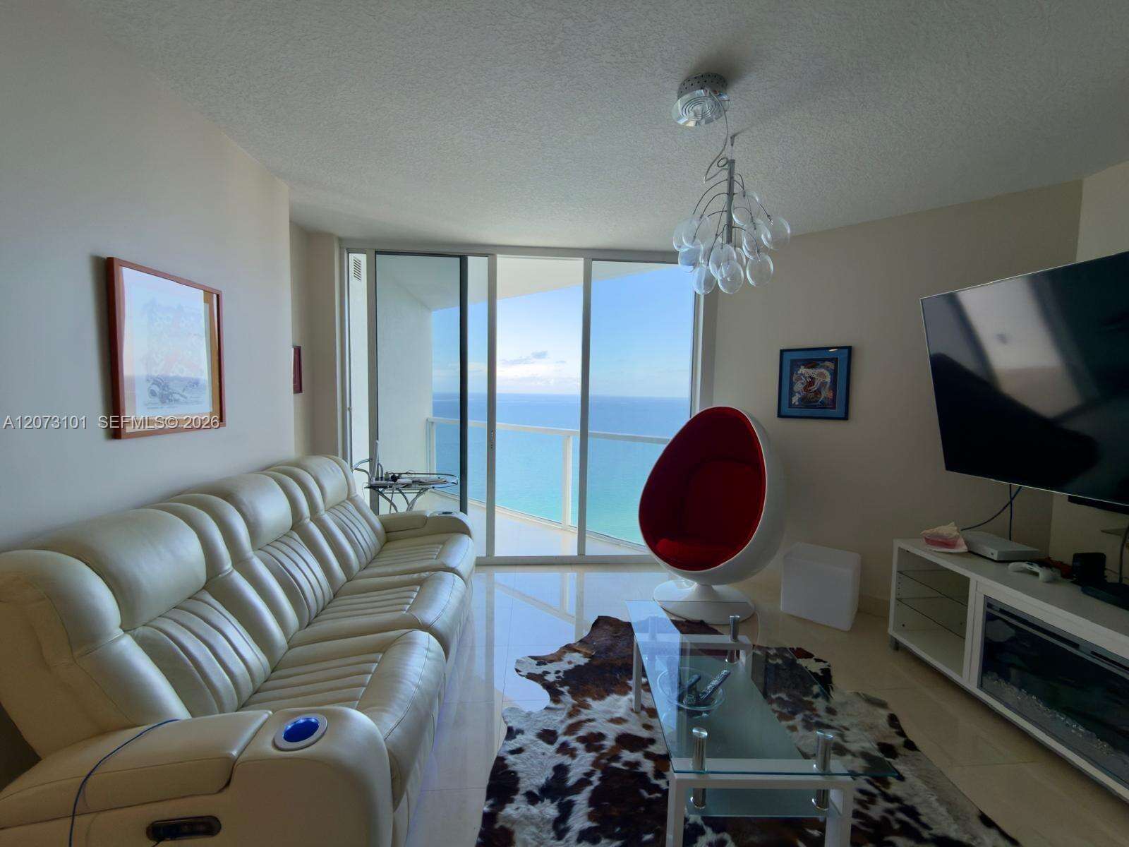 La Perla at 16699 Collins Ave, Sunny Isles Beach, FL 33160 - For Rent photo 8