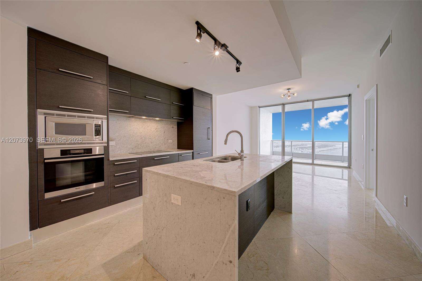 900 Biscayne at 900 Biscayne Blvd, Miami, FL 33132 - For Rent photo 1