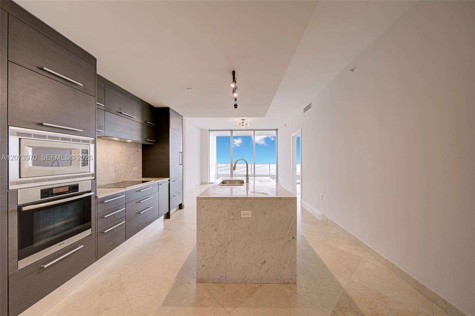 900 Biscayne at 900 Biscayne Blvd, Miami, FL 33132 - For Rent photo 4