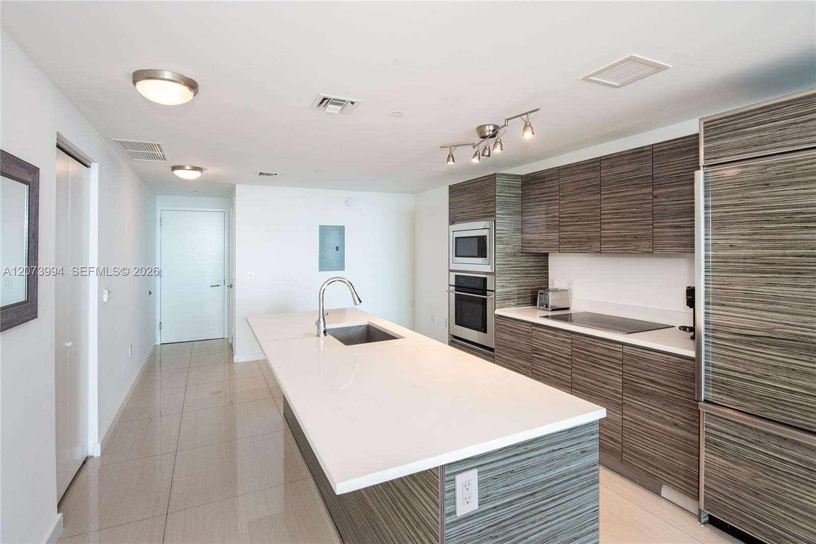 Icon Bay at 460 28 St, Miami, FL 33137 - For Rent photo 11