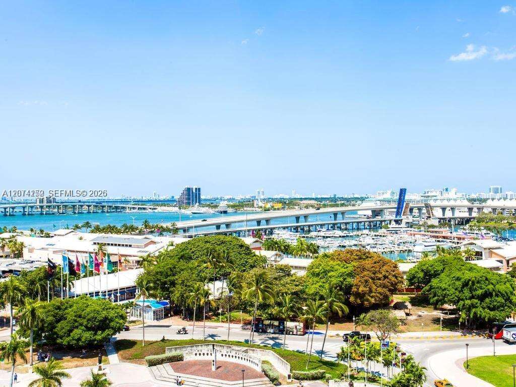 Vizcayne North at 244 Biscayne Blvd, Miami, FL 33132 - For Rent photo 15