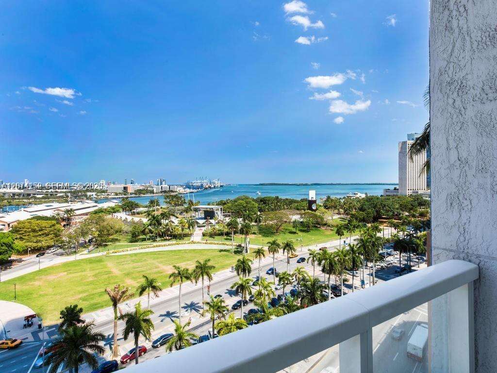Vizcayne North at 244 Biscayne Blvd, Miami, FL 33132 - For Rent photo 17