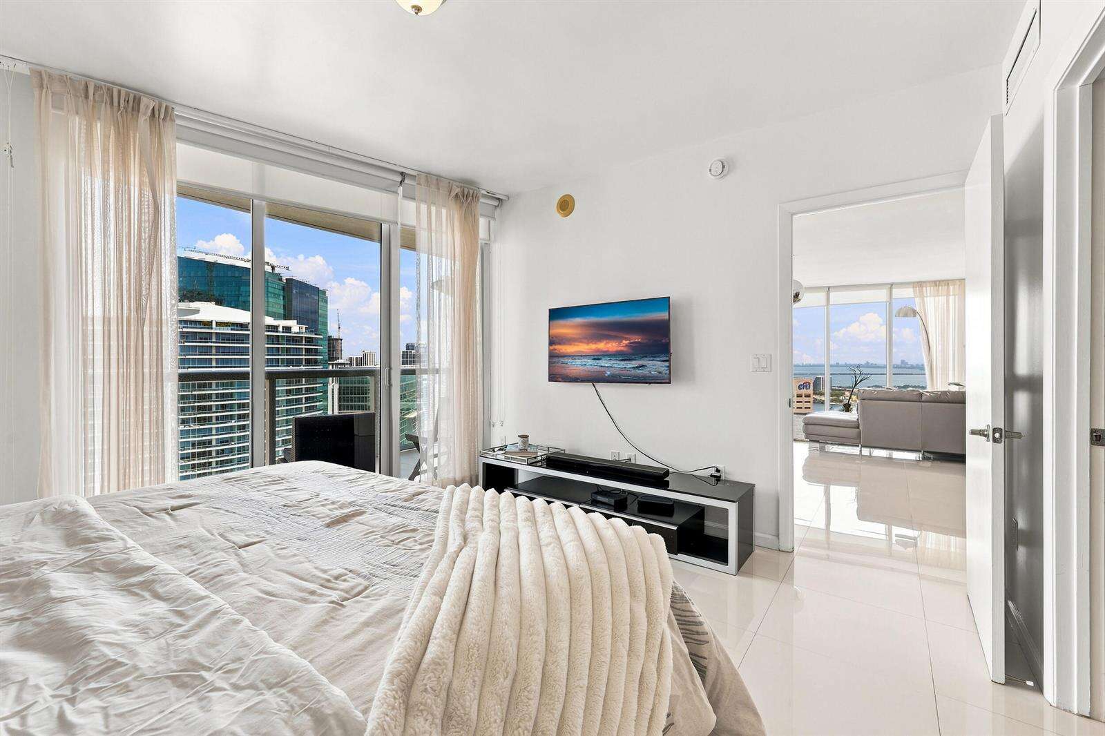 Icon Brickell 1 at 465 Brickell, Miami, FL 33131 - For Rent photo 16