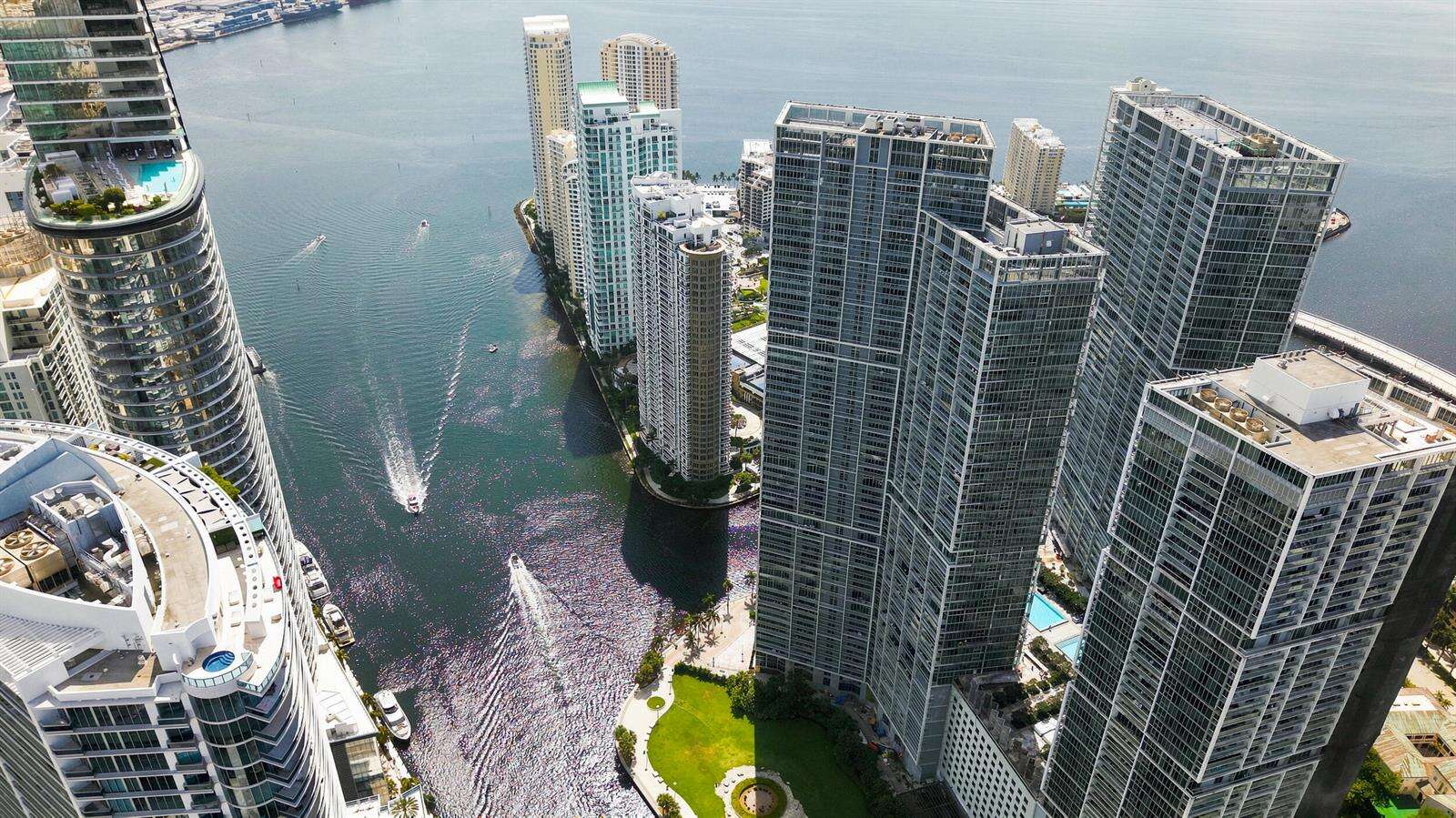 Icon Brickell 1 at 465 Brickell, Miami, FL 33131 - For Rent photo 32