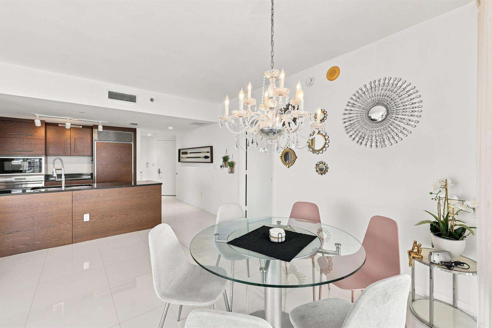 Icon Brickell 1 at 465 Brickell, Miami, FL 33131 - For Rent photo 6