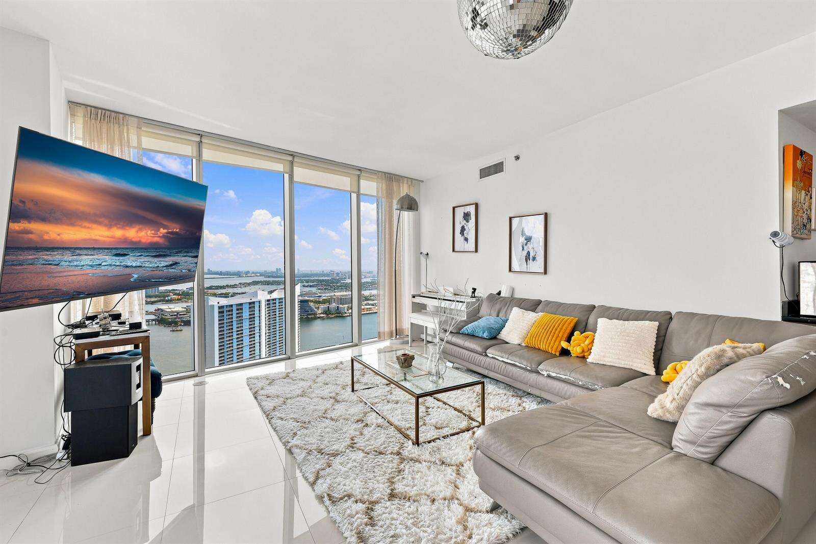 Icon Brickell 1 at 465 Brickell, Miami, FL 33131 - For Rent photo 7