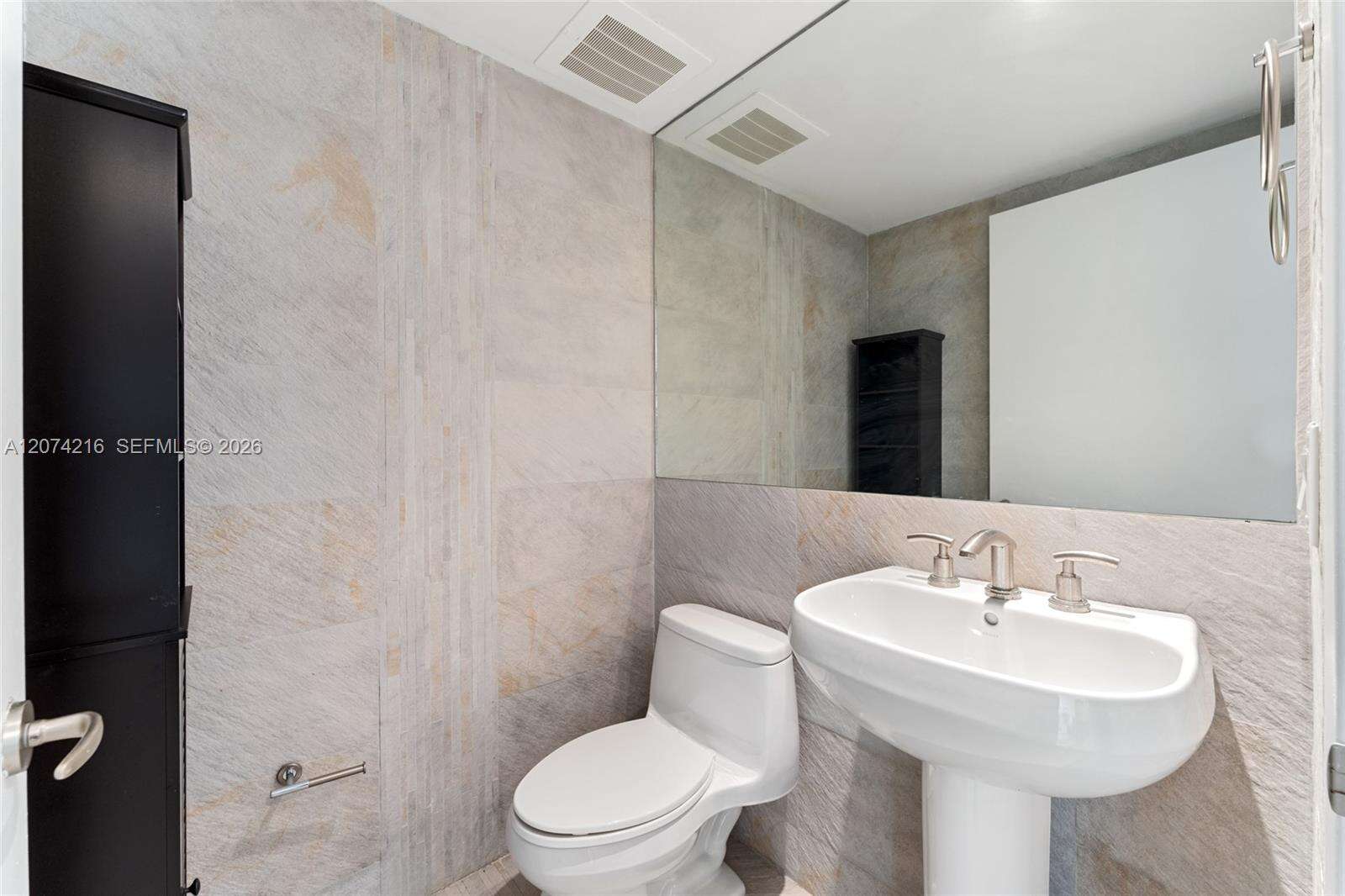 Carbonell at 901 Brickell Key Blvd, Miami, FL 33131 - For Rent photo 9