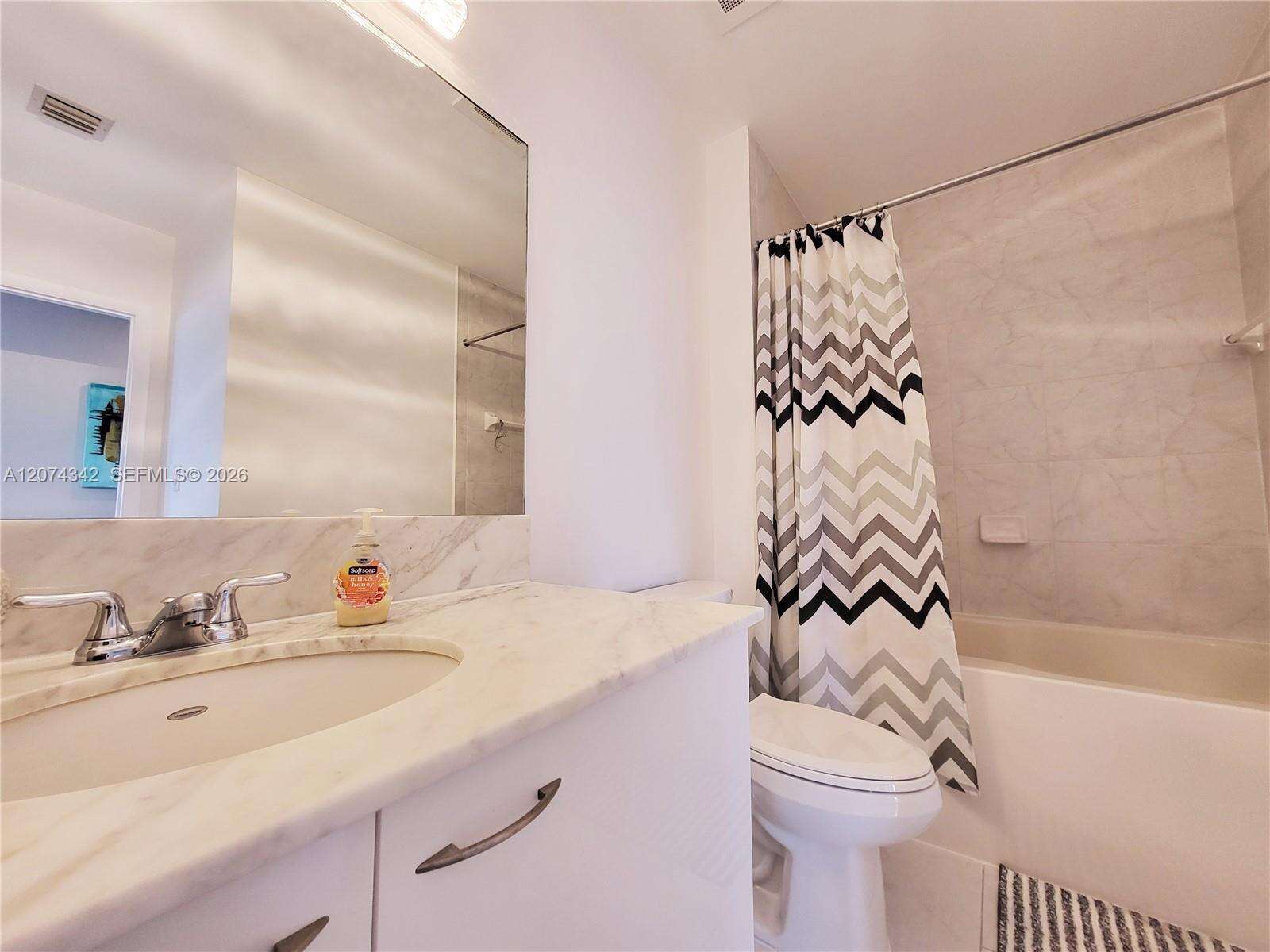 The Loft 2 at 133 2 Ave, Miami, FL 33132 - For Rent photo 8