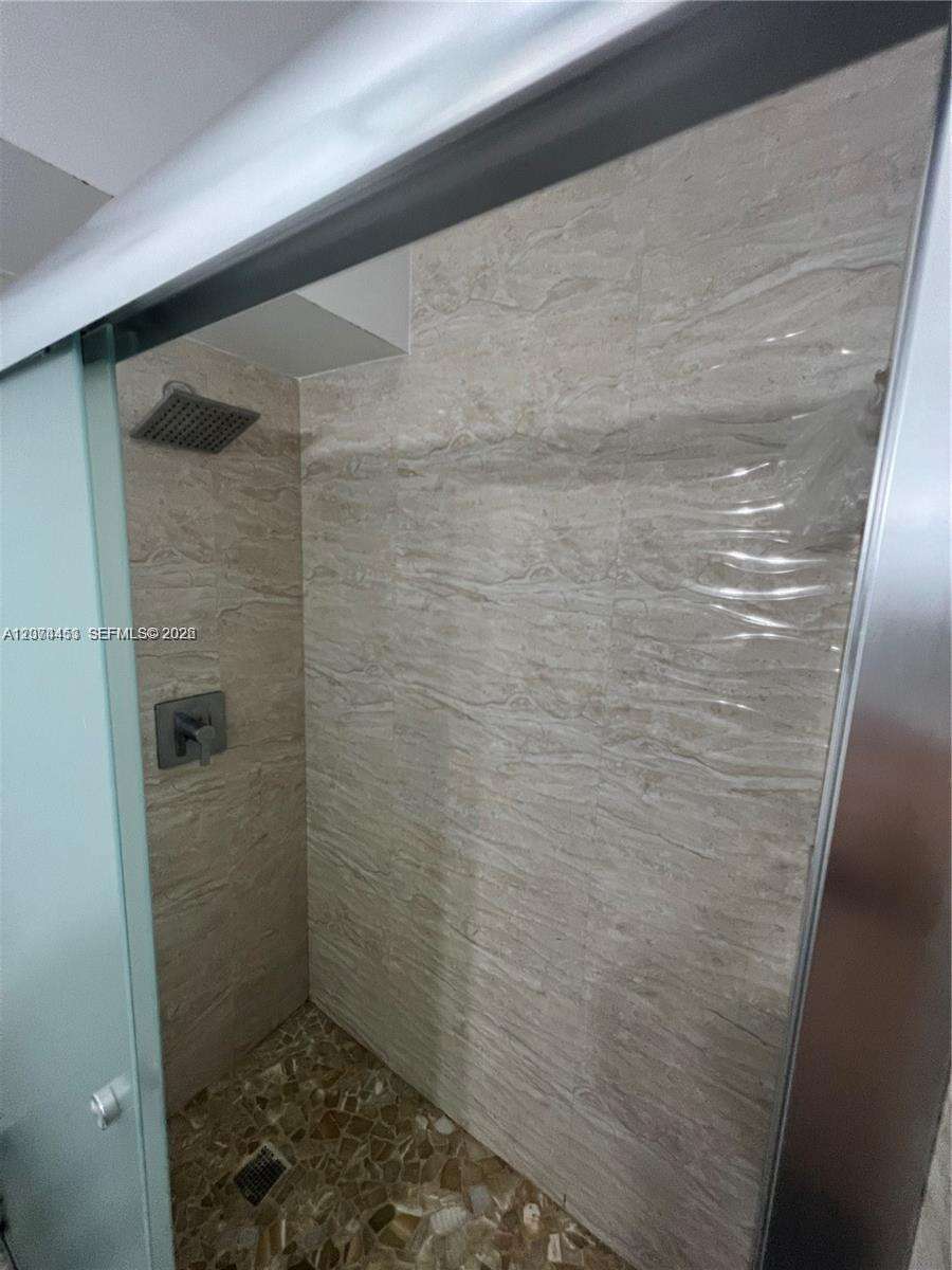 Maison Grande at 6039 Collins Ave, Miami Beach, FL 33140 - For Rent photo 16