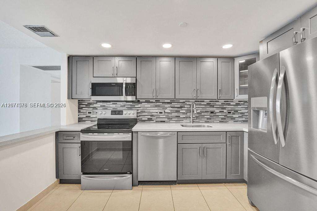 Waterview at 20505 Country Club Dr, Aventura, FL 33180 - For Rent photo 11