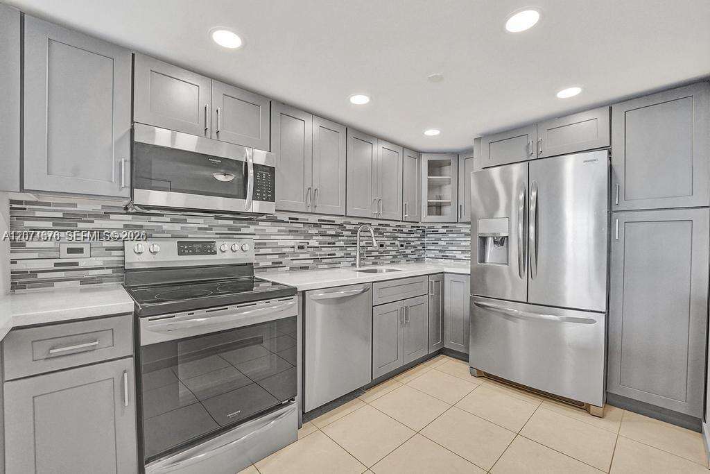 Waterview at 20505 Country Club Dr, Aventura, FL 33180 - For Rent photo 15
