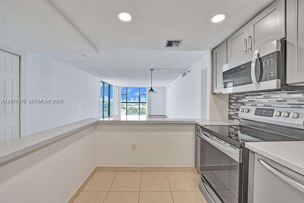 Waterview at 20505 Country Club Dr, Aventura, FL 33180 - For Rent photo 19