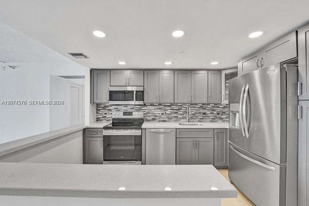 Waterview at 20505 Country Club Dr, Aventura, FL 33180 - For Rent photo 21