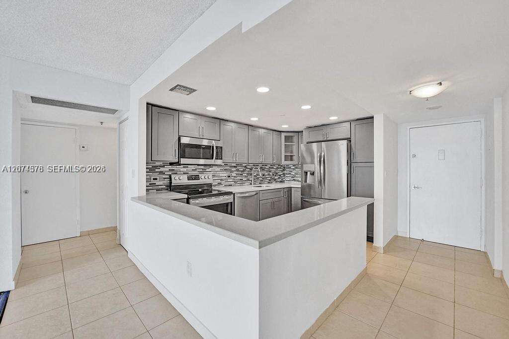 Waterview at 20505 Country Club Dr, Aventura, FL 33180 - For Rent photo 22