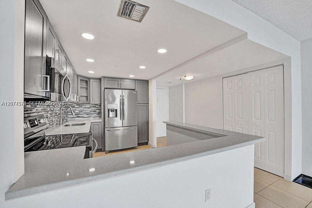 Waterview at 20505 Country Club Dr, Aventura, FL 33180 - For Rent photo 24