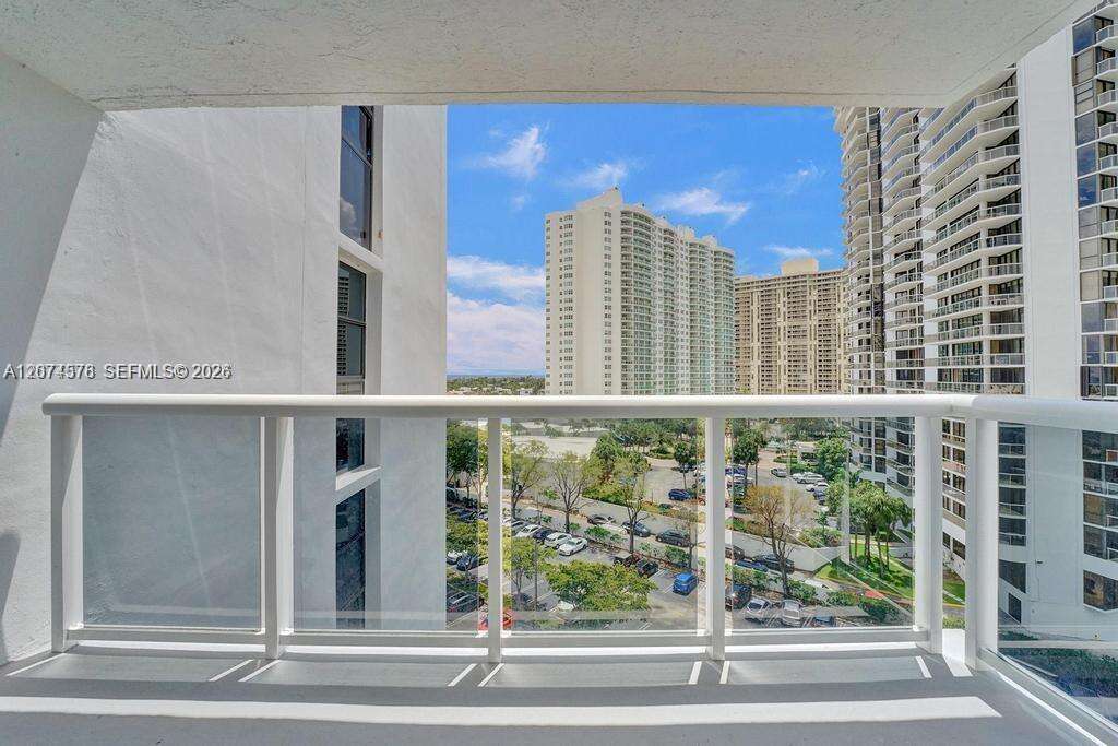 Waterview at 20505 Country Club Dr, Aventura, FL 33180 - For Rent photo 4