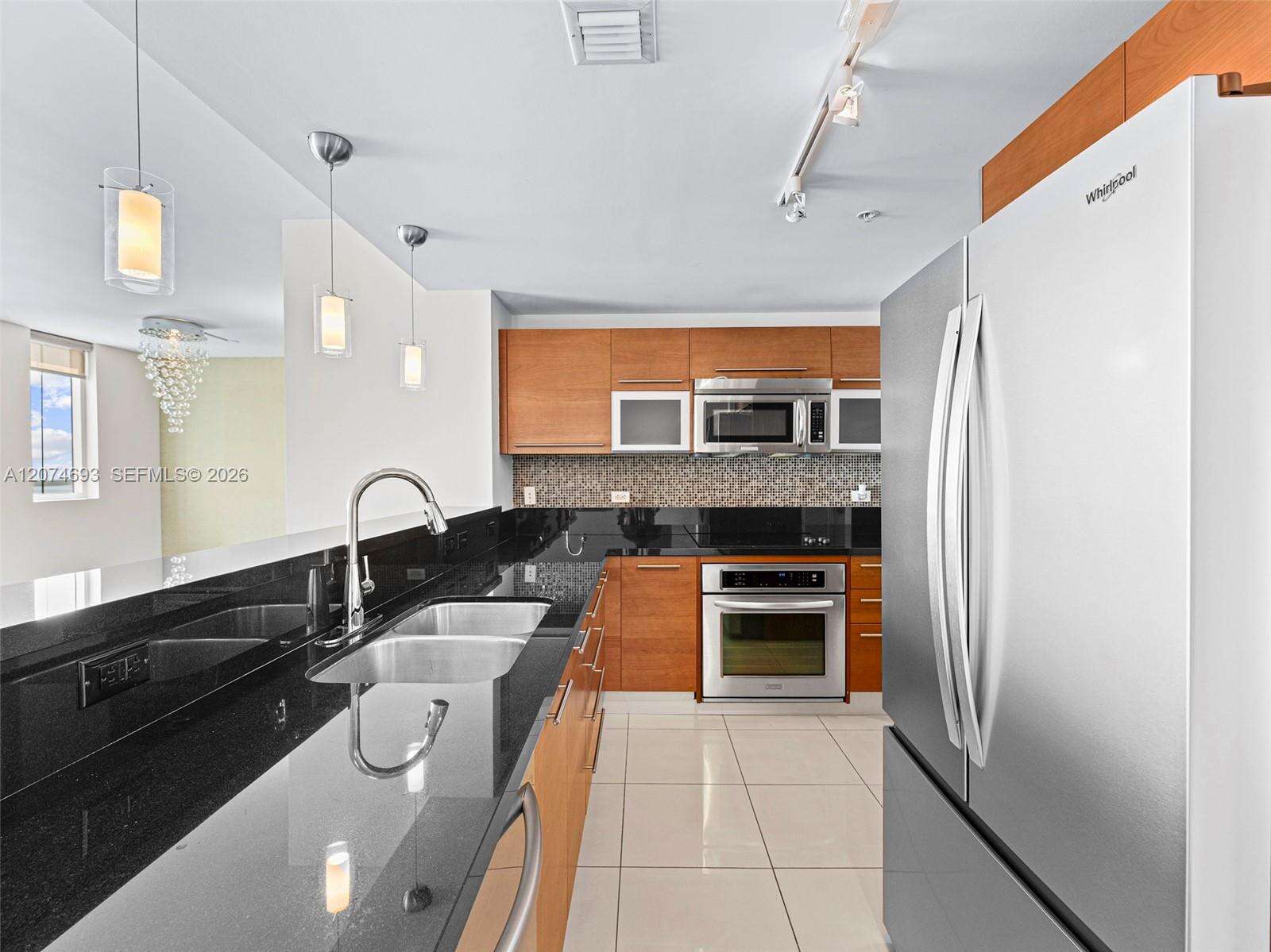 Vizcayne North at 244 Biscayne Blvd, Miami, FL 33132 - For Rent photo 14