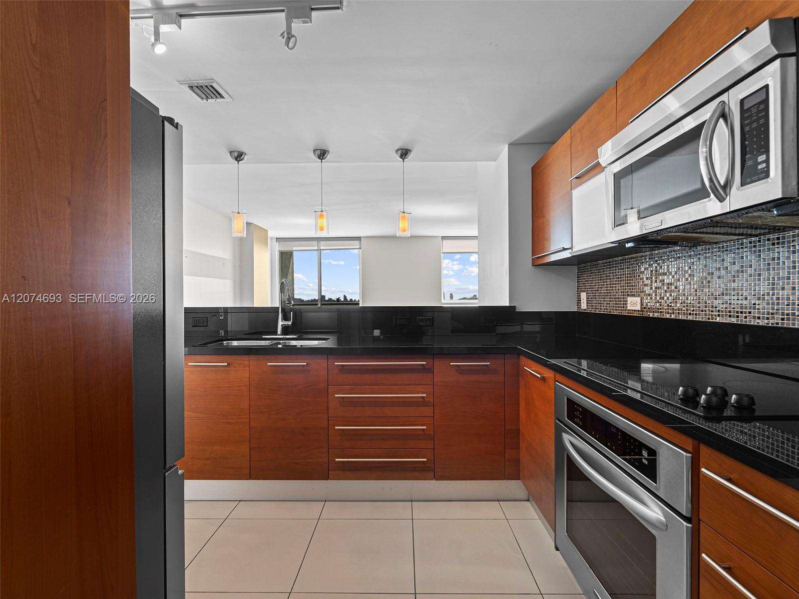 Vizcayne North at 244 Biscayne Blvd, Miami, FL 33132 - For Rent photo 17