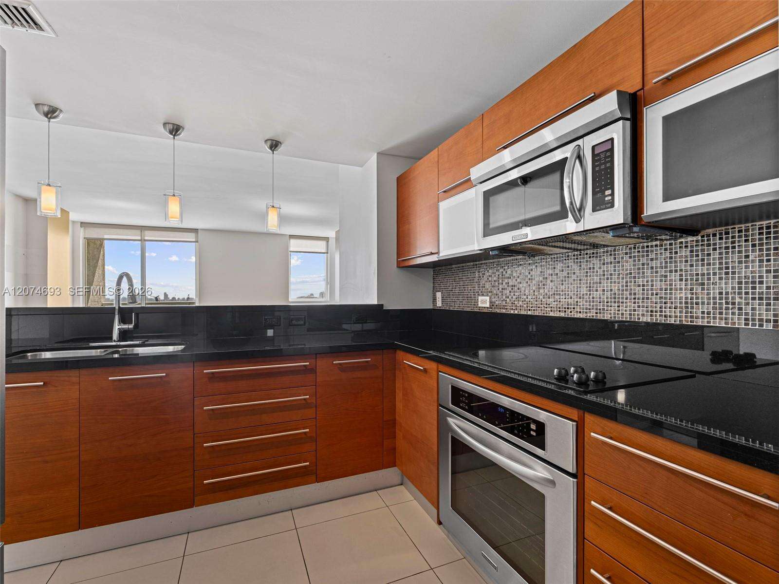 Vizcayne North at 244 Biscayne Blvd, Miami, FL 33132 - For Rent photo 18