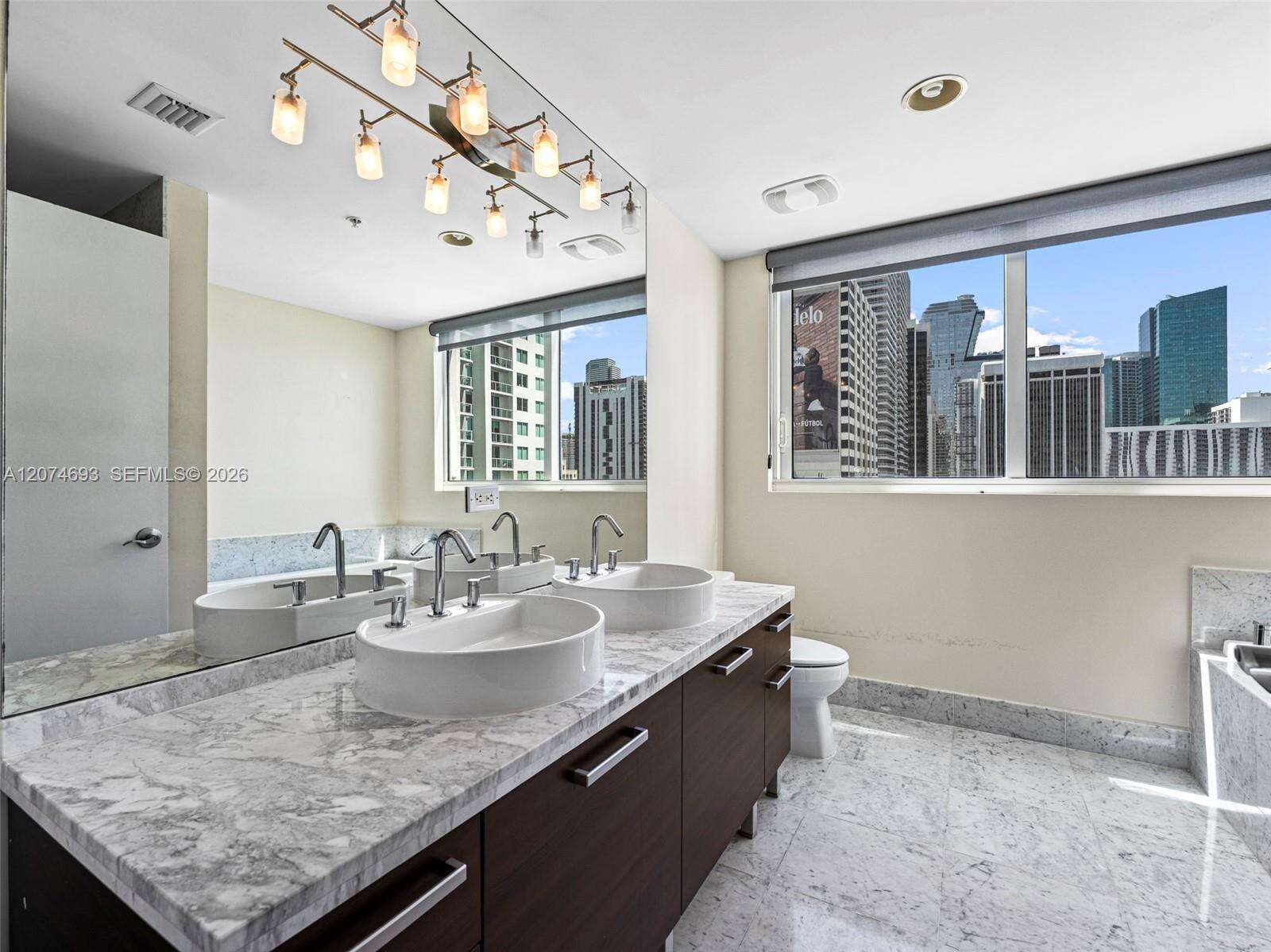 Vizcayne North at 244 Biscayne Blvd, Miami, FL 33132 - For Rent photo 31