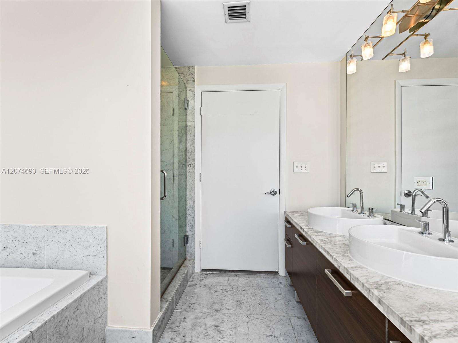 Vizcayne North at 244 Biscayne Blvd, Miami, FL 33132 - For Rent photo 32