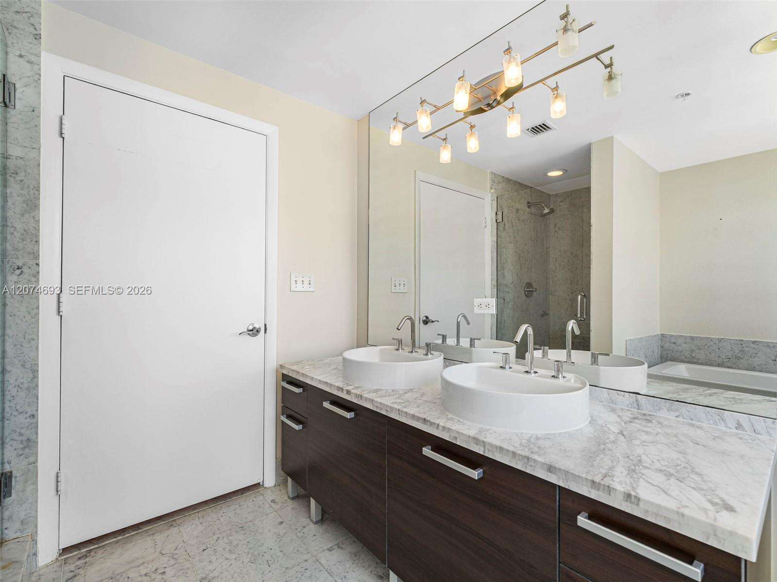 Vizcayne North at 244 Biscayne Blvd, Miami, FL 33132 - For Rent photo 33