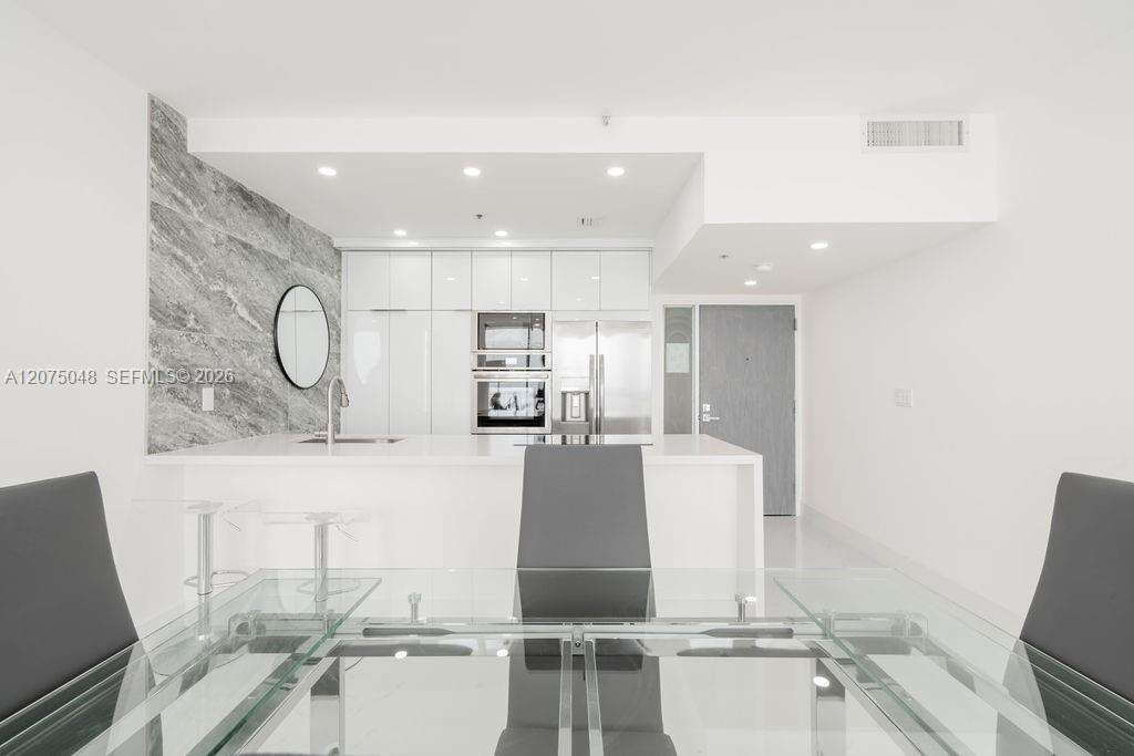 Grandview Palace at 7601 Treasure Dr, North Bay Village, FL 33141 - For Rent photo 15