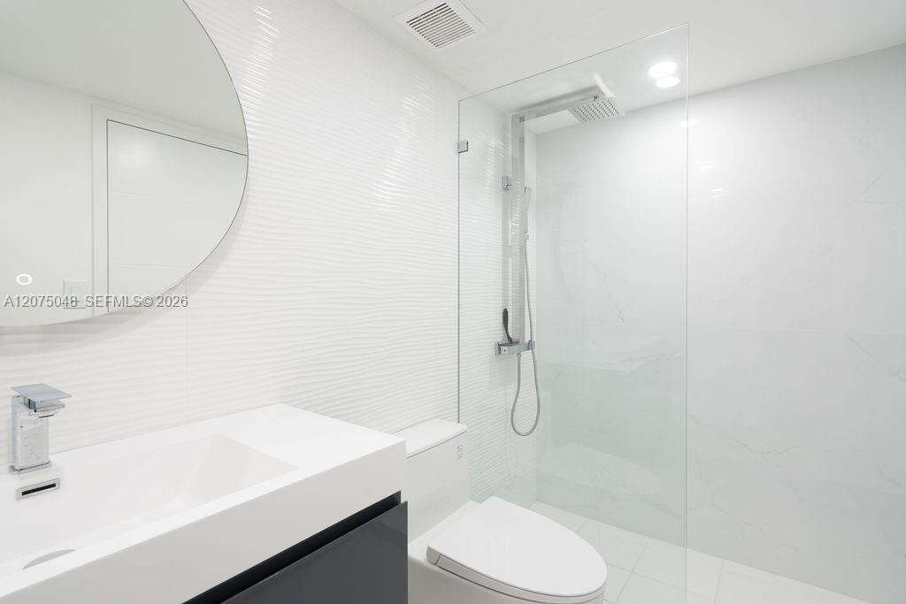 Grandview Palace at 7601 Treasure Dr, North Bay Village, FL 33141 - For Rent photo 21