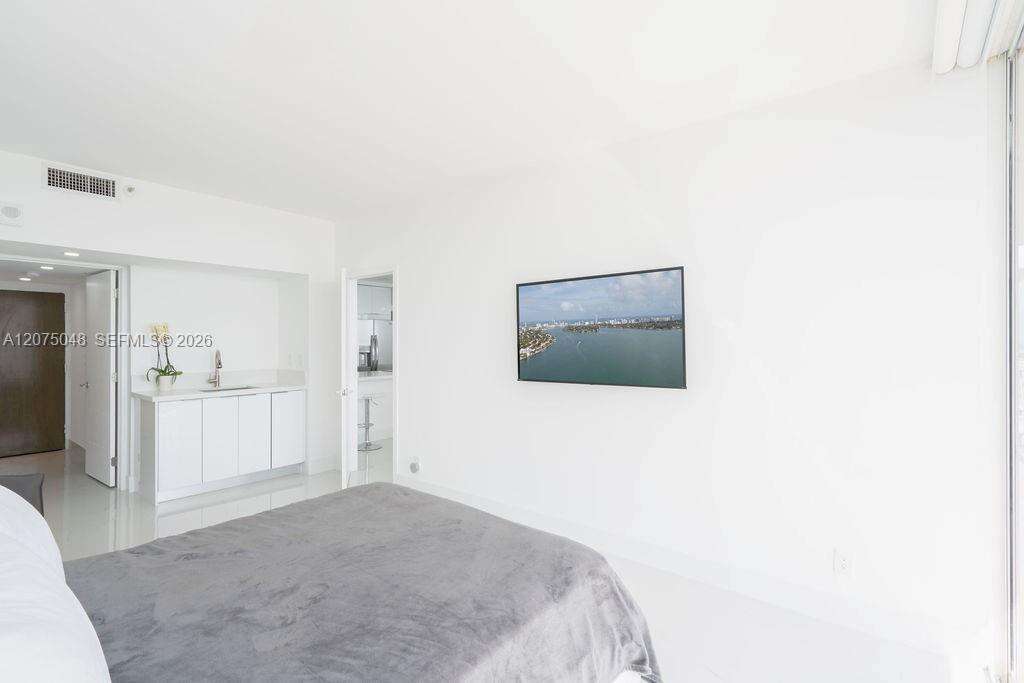 Grandview Palace at 7601 Treasure Dr, North Bay Village, FL 33141 - For Rent photo 28