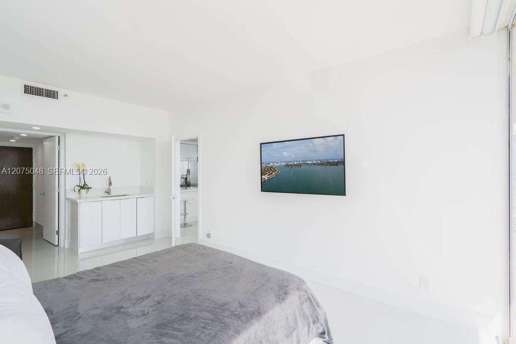 Grandview Palace at 7601 Treasure Dr, North Bay Village, FL 33141 - For Rent photo 36