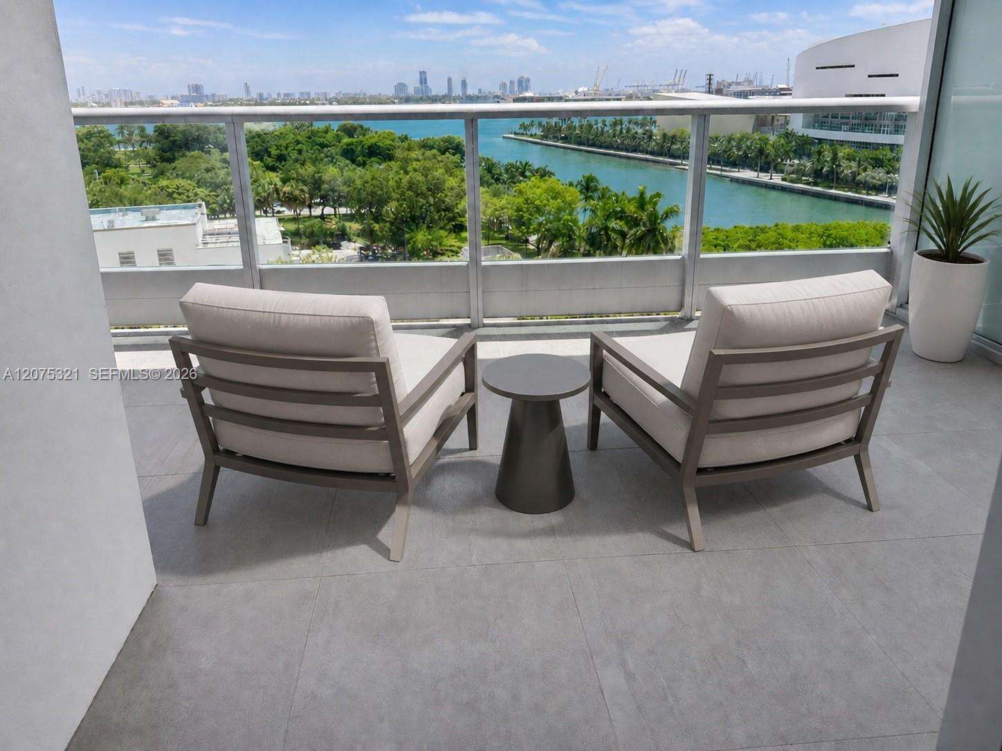 900 Biscayne at 900 Biscayne Blvd, Miami, FL 33132 - For Rent photo 1