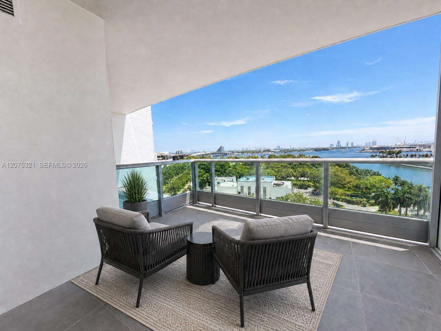 900 Biscayne at 900 Biscayne Blvd, Miami, FL 33132 - For Rent photo 3